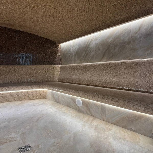 Хамам с использованием мозаики из натурального камня Emperador Light PIX221